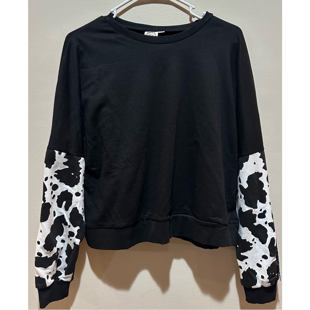 Grace&Emma Women’s Cow Print Fringe Back Long‎ Sleeve Top Size Medium